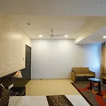 Townhouse Oak The Sapphire Comfort Hotel